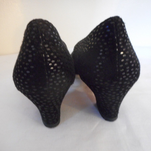 Salvatore Ferragamo Size 7.5 4A Black Pump Shoe - Picture 5 of 7